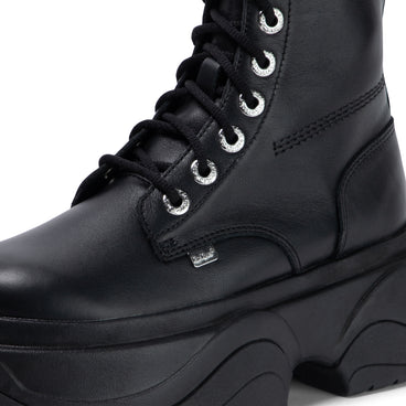 Detail view (close-up) of Adult Unisex Kade Boot Leather Black