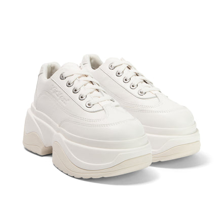 Front ¾ right of Adult Unisex Kade Lo Leather White