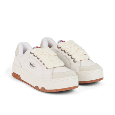 Front ¾ right of Adult Unisex 70 Lo Trainers Leather White