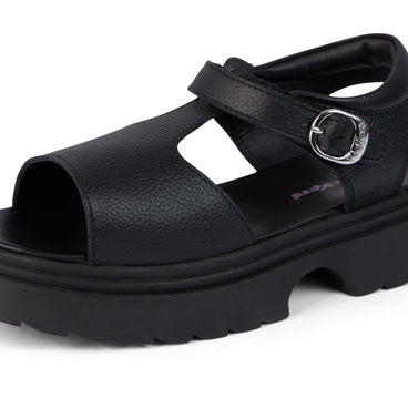 Detail view (close-up) of Youth Womens Kenzi Leather Sandals Black