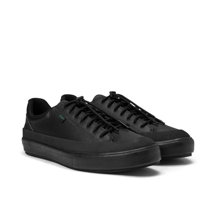 Front ¾ right of Adult Mens Tovni Toggle Track Leather Black